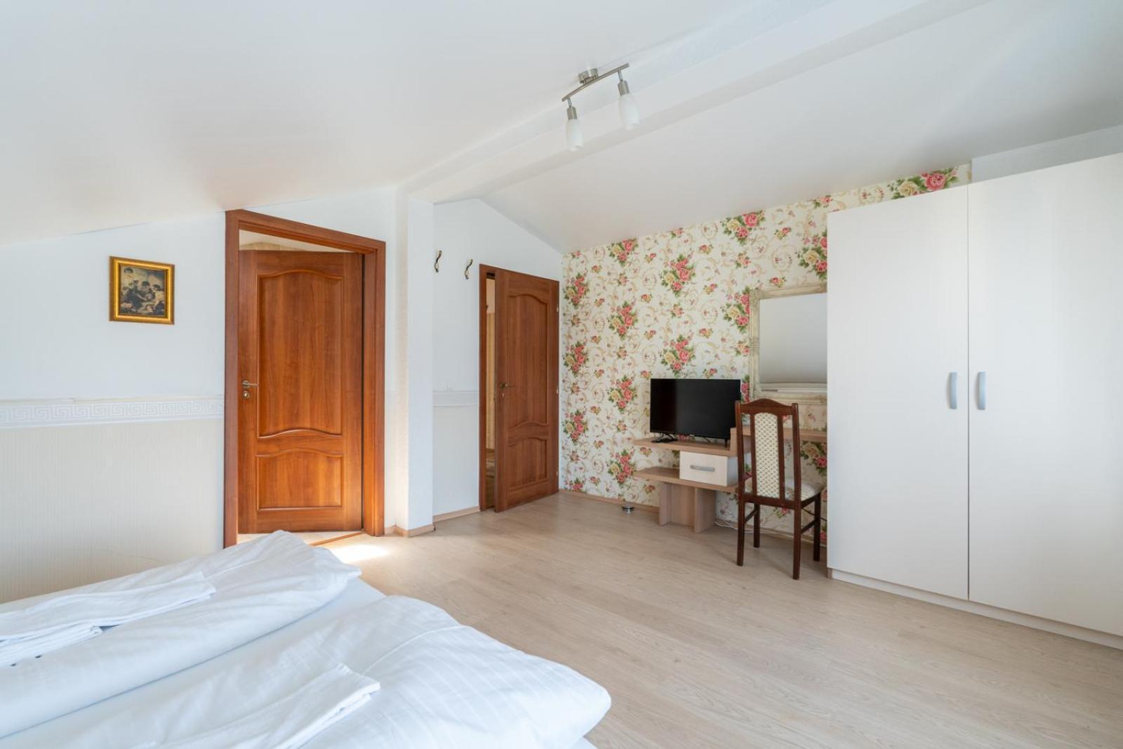 Farawayhomes Aparthotel Near Vienna Airport - Anytime Self Check-In Bruck an der Leitha Buitenkant foto