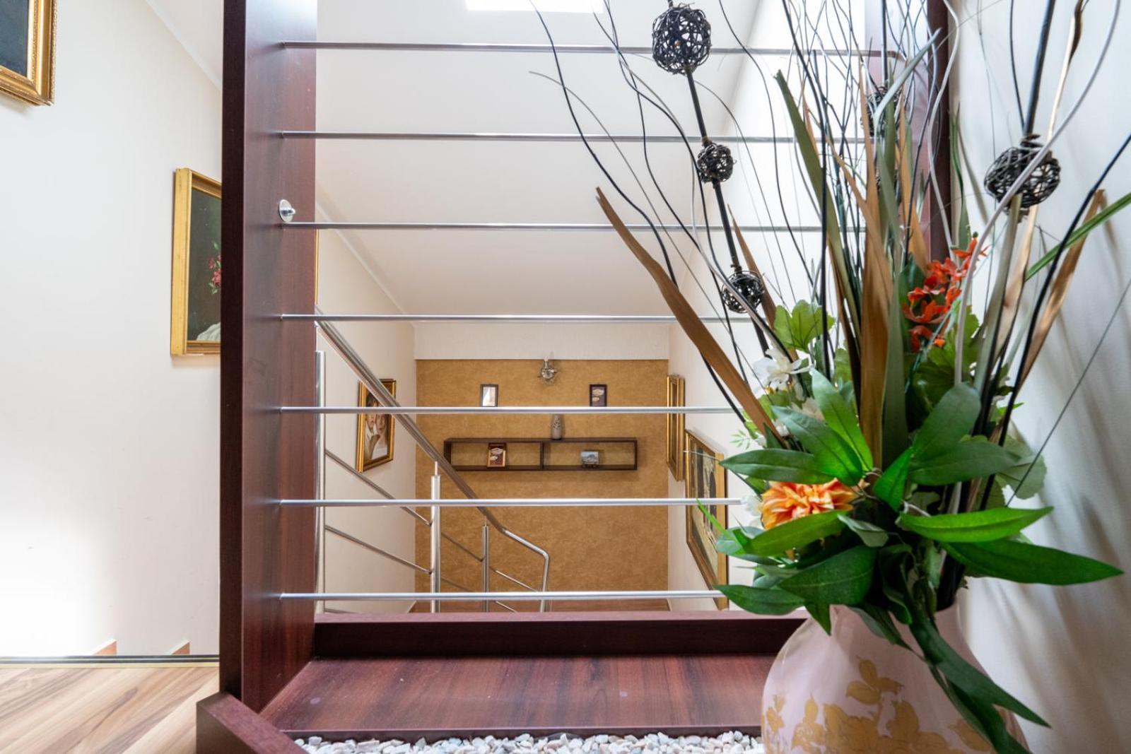 Farawayhomes Aparthotel Near Vienna Airport - Anytime Self Check-In Bruck an der Leitha Buitenkant foto