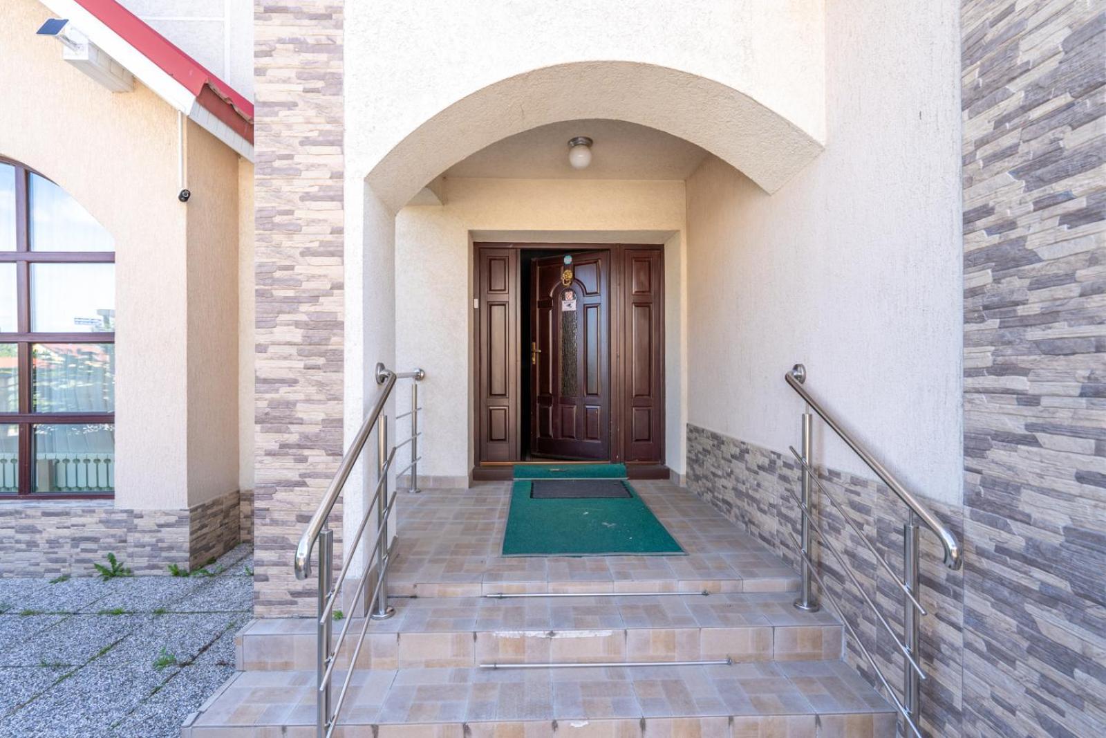 Farawayhomes Aparthotel Near Vienna Airport - Anytime Self Check-In Bruck an der Leitha Buitenkant foto
