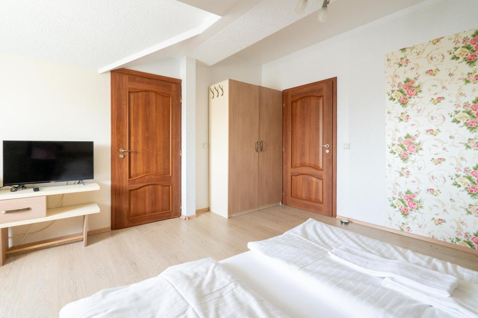 Farawayhomes Aparthotel Near Vienna Airport - Anytime Self Check-In Bruck an der Leitha Buitenkant foto