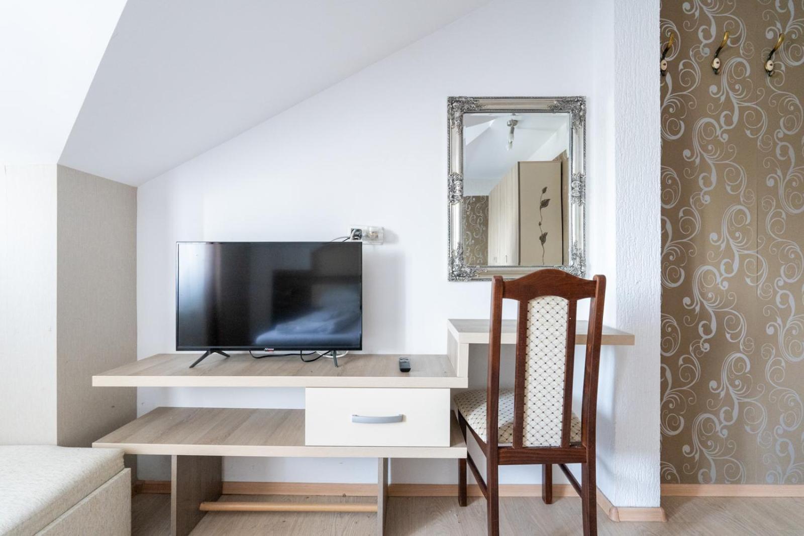 Farawayhomes Aparthotel Near Vienna Airport - Anytime Self Check-In Bruck an der Leitha Buitenkant foto