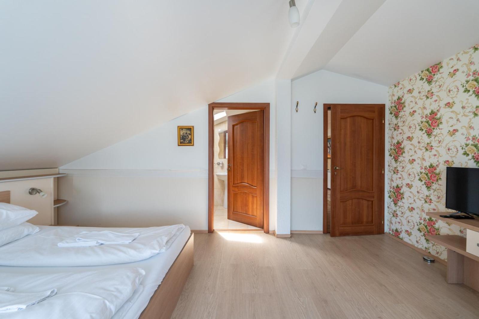 Farawayhomes Aparthotel Near Vienna Airport - Anytime Self Check-In Bruck an der Leitha Buitenkant foto