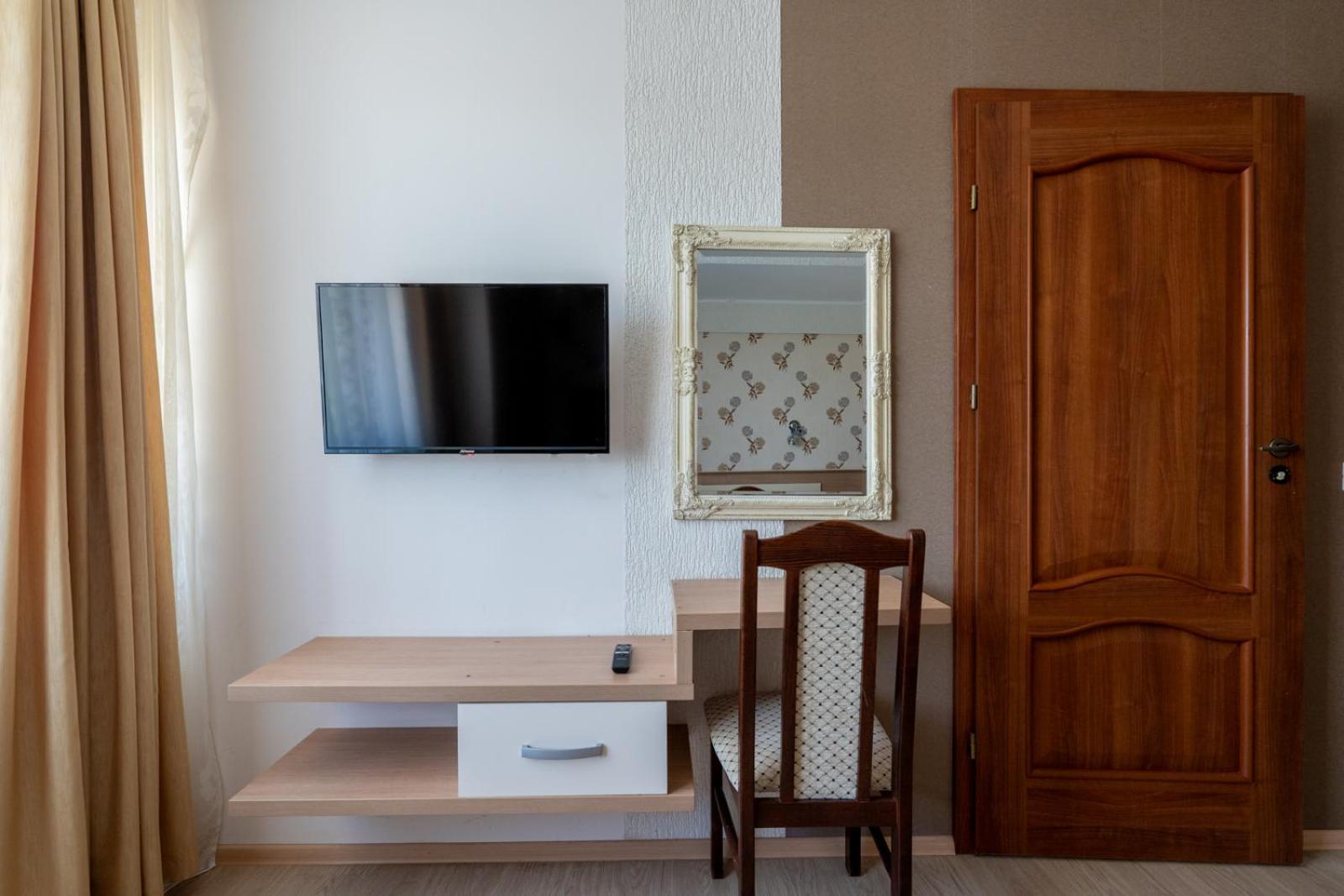 Farawayhomes Aparthotel Near Vienna Airport - Anytime Self Check-In Bruck an der Leitha Buitenkant foto