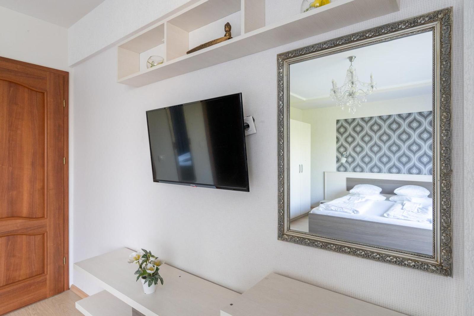Farawayhomes Aparthotel Near Vienna Airport - Anytime Self Check-In Bruck an der Leitha Buitenkant foto