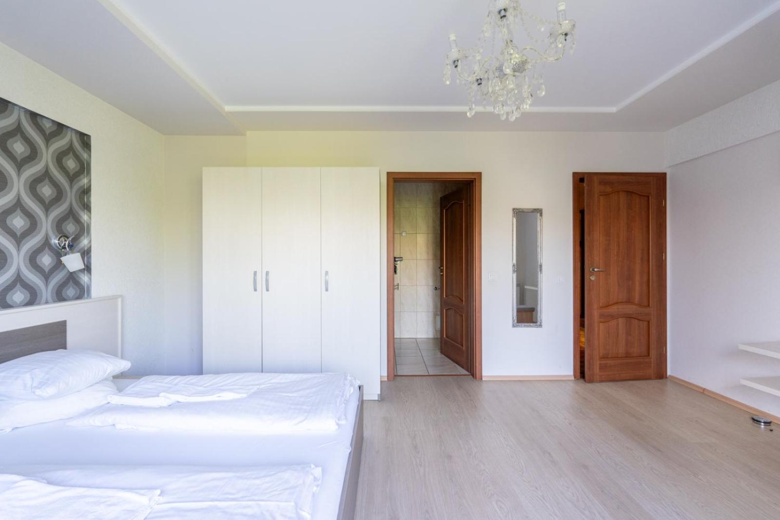 Farawayhomes Aparthotel Near Vienna Airport - Anytime Self Check-In Bruck an der Leitha Buitenkant foto