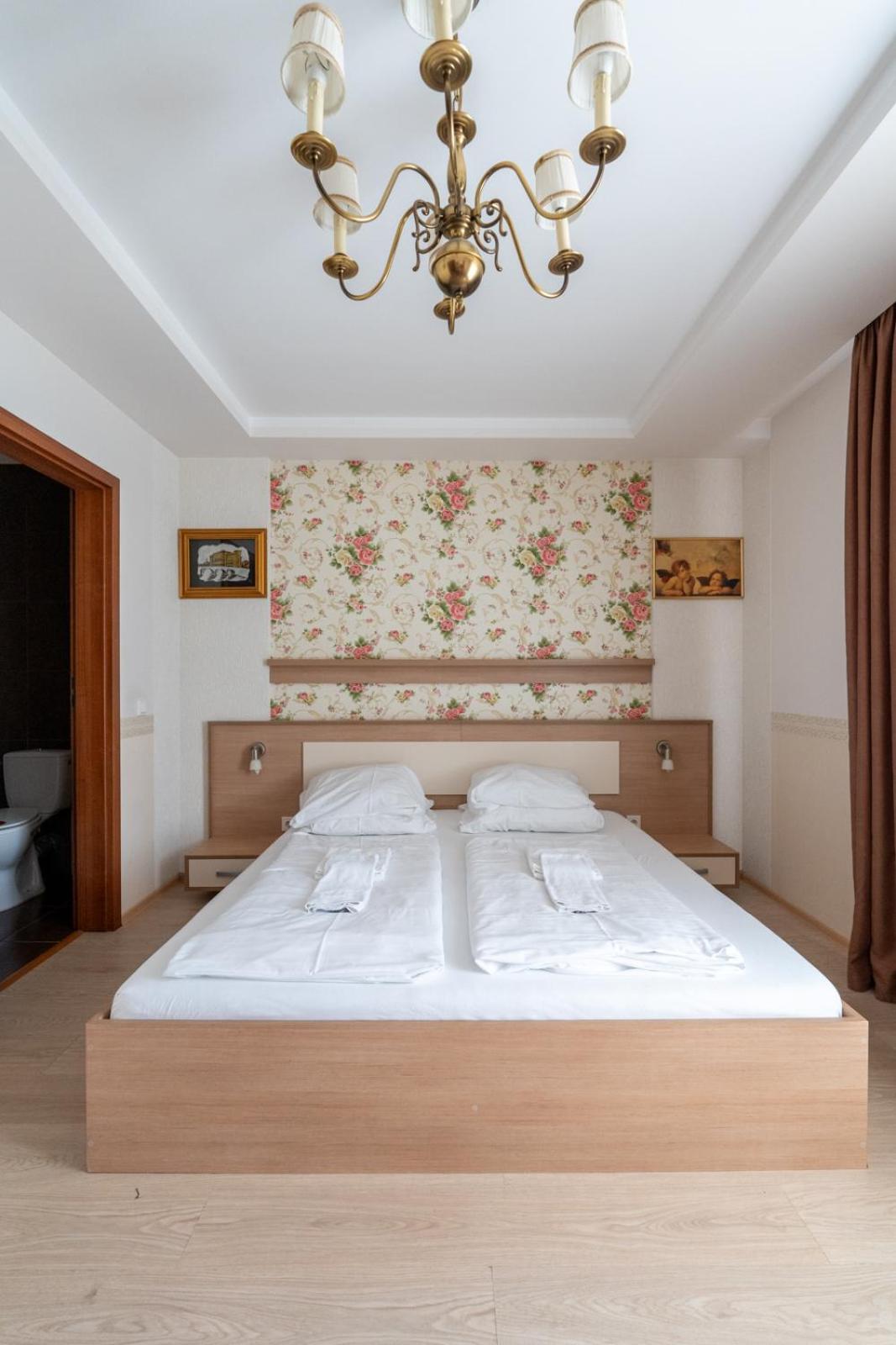 Farawayhomes Aparthotel Near Vienna Airport - Anytime Self Check-In Bruck an der Leitha Buitenkant foto